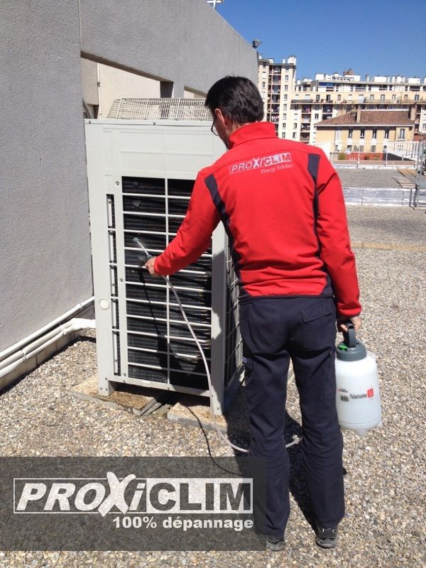 Entretien et Maintenance d'une climatisation de type VRV DAIKIN à Marseille