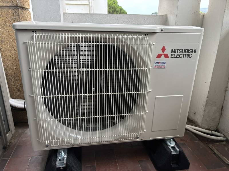 MUZ-HR35VF groupe extérieur de climatisation réversible Mitsubishi Electric installé par PROXICLIM à Marseille
