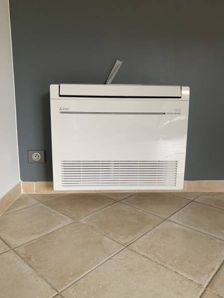 Climatisation réversible console MFZ-KW50VG Mitsubishi Electric installé par PROXICLIM à Roquevaire