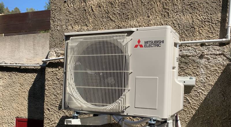 Installation climatisation réversible Mono-split HR25 la Ciotat installé par PROXICLIM