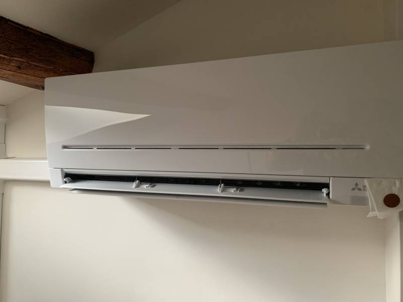 Mural Mitsubishi Electric chambre 