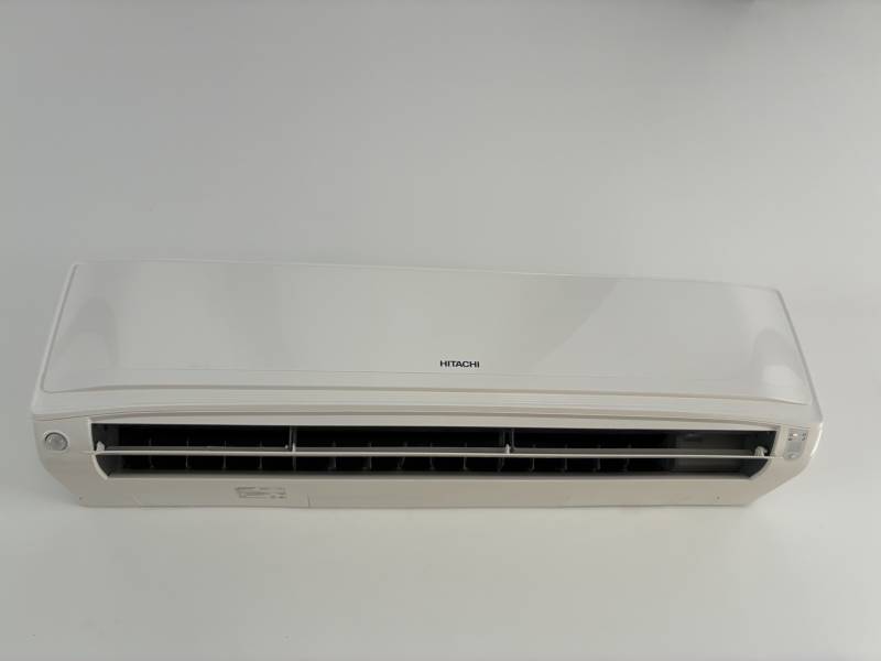 Climatisation réversible HITACHI unité intérieure AirHome 600 installé par PROXICLIM à Pourrières