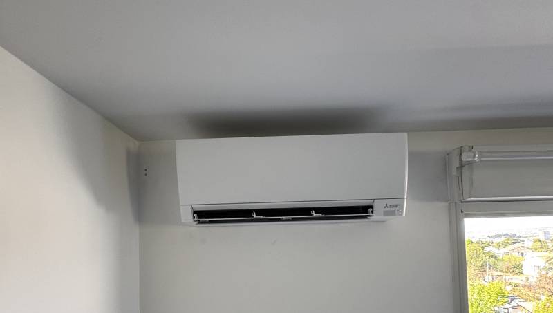 Unité intérieure de climatisation réversible Mitsubishi Electric AY42 installé par PROXICLIM à Marseille 13012