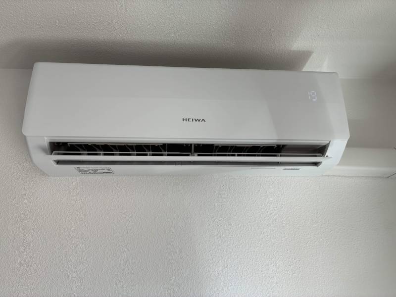 Unité intérieur HEIWA Zen+ 3,5kW installé par PROXICLIM dans un appartement sur Marseille 