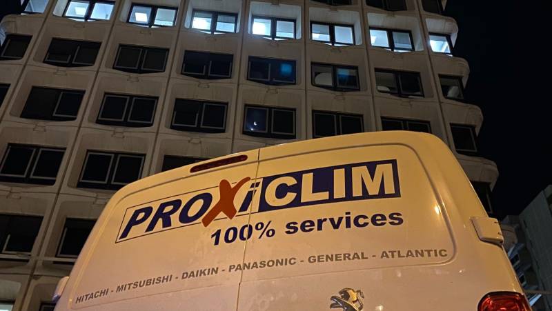 Camion PROXICLIM devant la tour Méditerranée ou on a effectué le dépannage de climatisation réversible