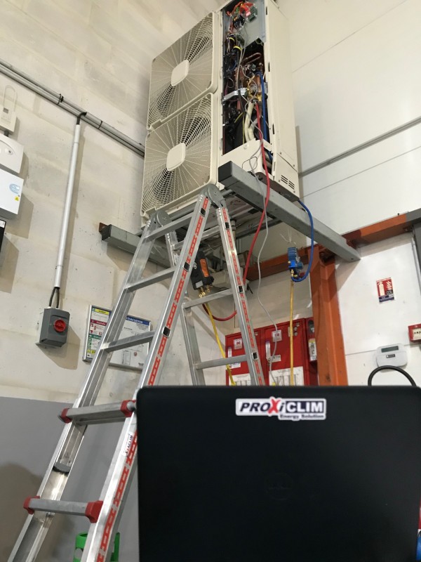 Mise en service d'un VRV HITACHI à Vitrolles à côté de Marseille